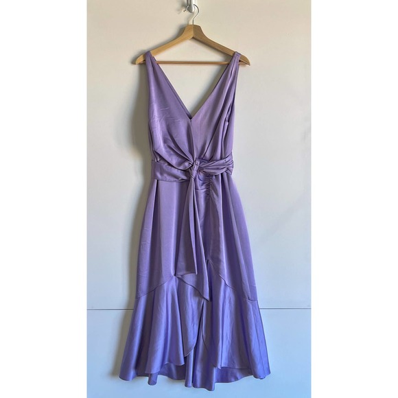 Elegant Lavender Midi Dress - Picture 3 of 14